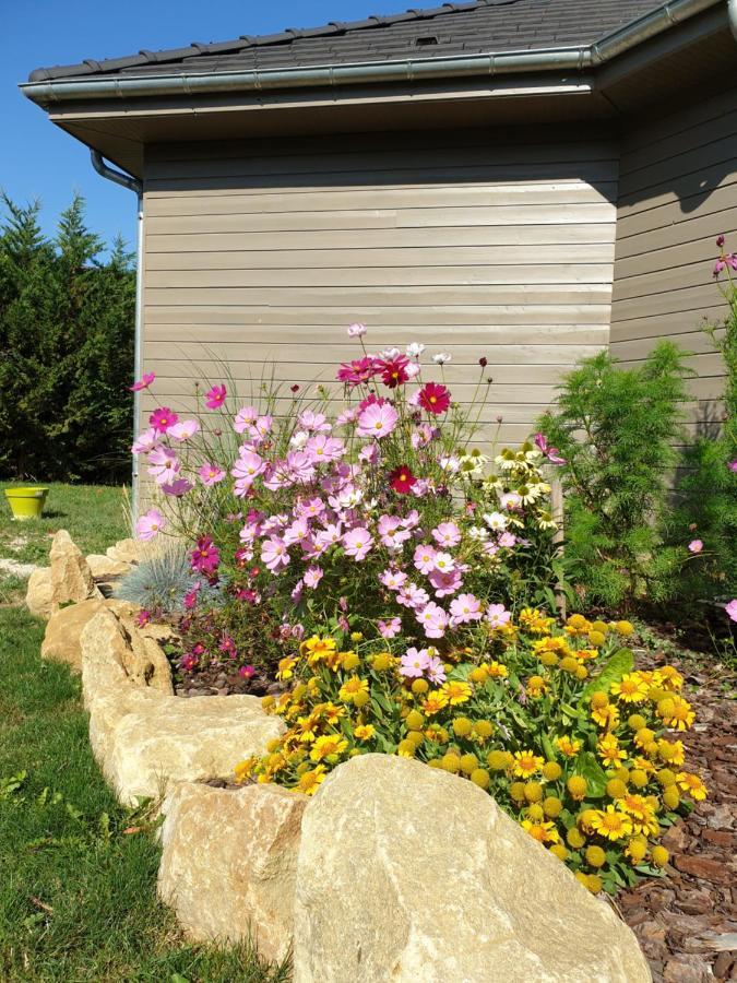 Bed and Breakfast Cosy Wood House Laubressel Esterno foto