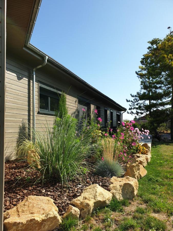 Bed and Breakfast Cosy Wood House Laubressel Esterno foto