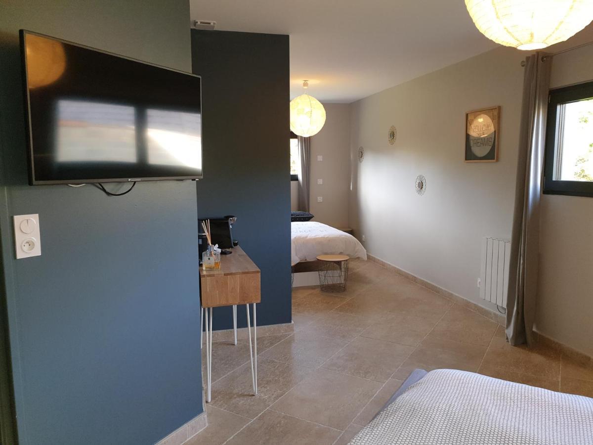 Bed and Breakfast Cosy Wood House Laubressel Esterno foto