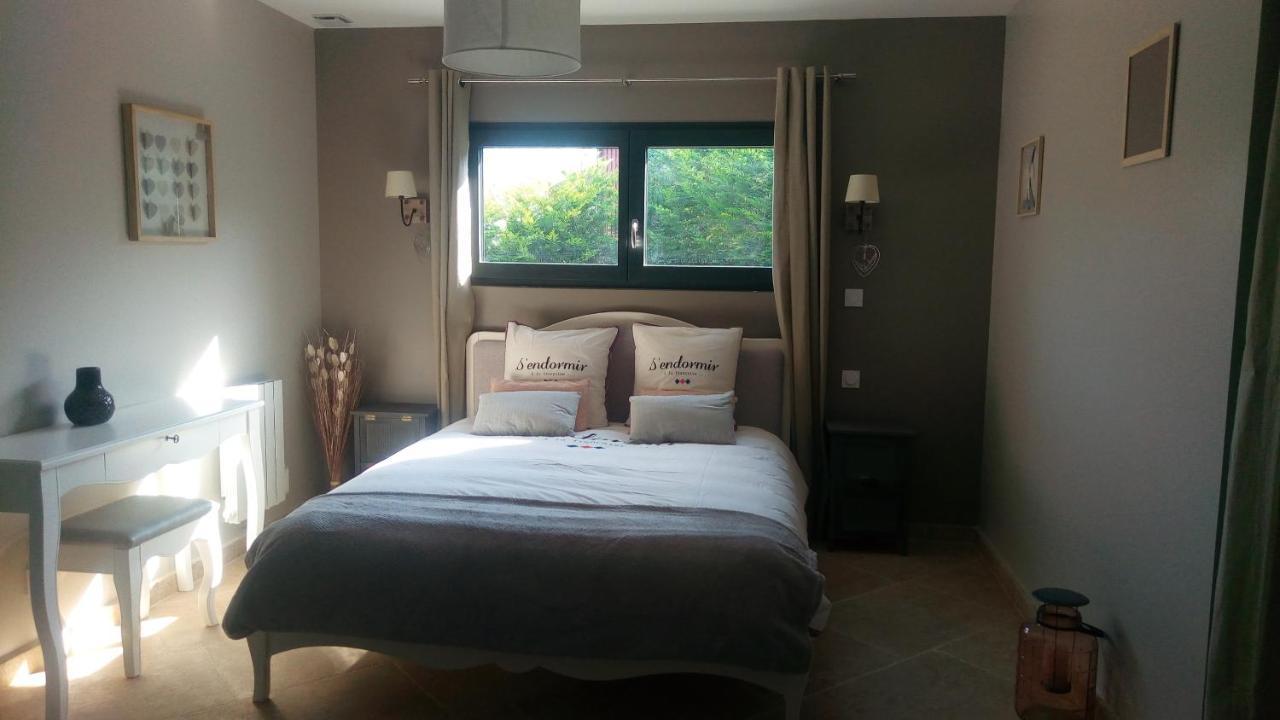 Bed and Breakfast Cosy Wood House Laubressel Esterno foto